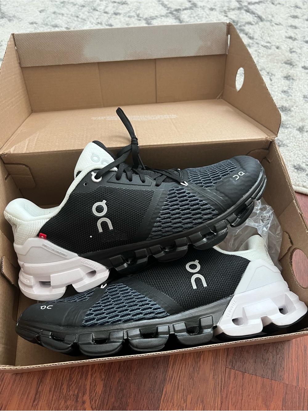 On Running Men’s Cloudswift Black and White Athletic Shoeson
